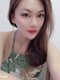 眼神勾人御姐