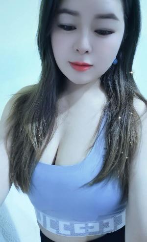 丰满风韵犹存的小雅
