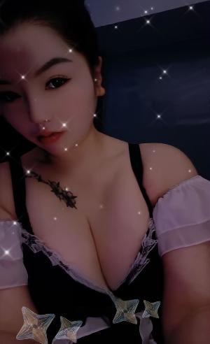 雪白大奶少妇真实