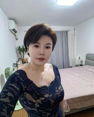 平乐园附近的美少妇