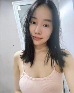 肥臀嫩妹甜甜