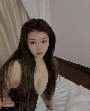 风骚情趣美胸少妇