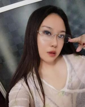 菊乐路莹莹
