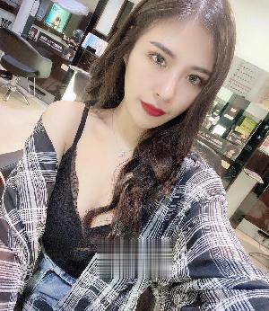 三点粉的小妹水很多是个白虎mm