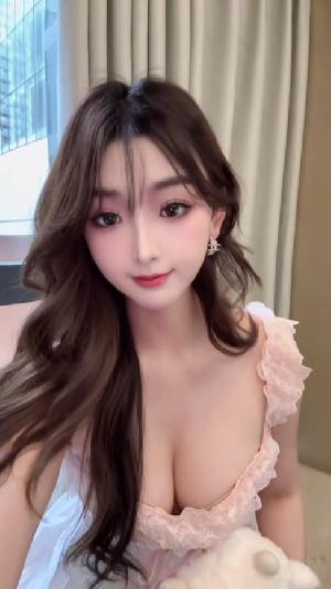 这颜值配上这身材真完美