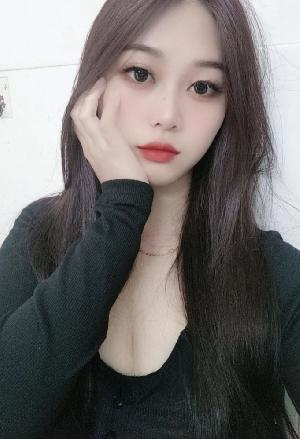 清纯嫩妹刚刚下海 鲍鱼粉嫩水多 非常配合