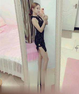 性感活好风骚老师可以约