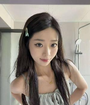 茜茜爱笑的女孩