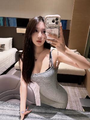 小骚货琳琳玩的开放