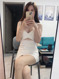 六合苗条少妇