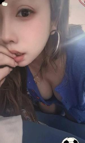 后入肥臀骚妞妞