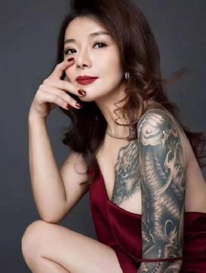 成都颜值纹身少妇