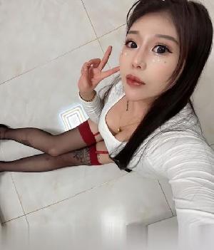 前凸后翘丰满性感妹子