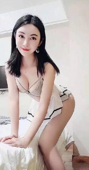 穿着性感内衣的御姐