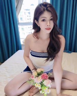 溢出屏幕的大长腿