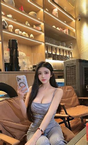 长相甜美女友感甜甜
