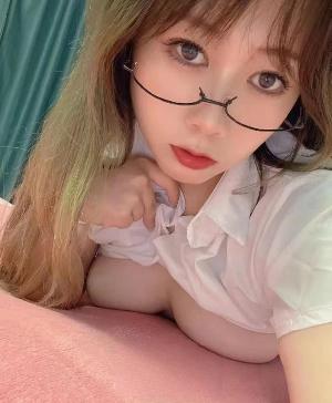 宝山萝莉型雯雯
