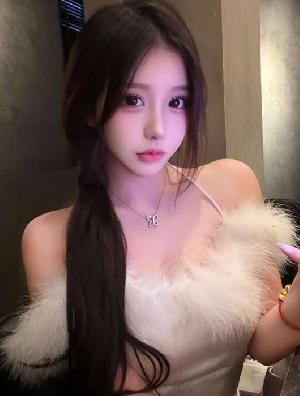 浑身散发出女人特有的香味