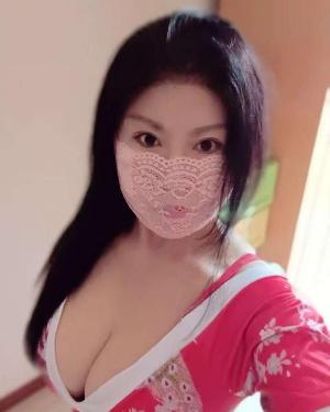 D奶熟女