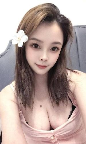 吴中肤白蜜桃臀骚货