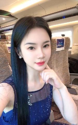 瑜伽老师风骚韵味
