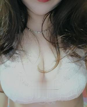 丰满迷人的少妇