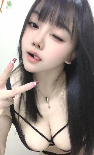 肤白大胸器优乐美