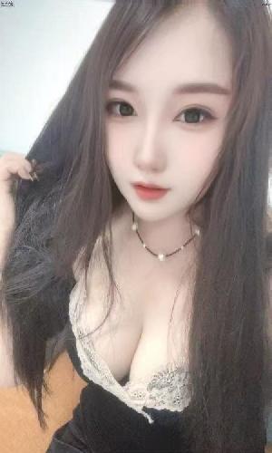 丰满大胸少妇