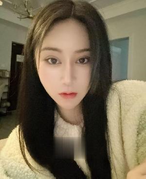温柔的秋秋小姐姐