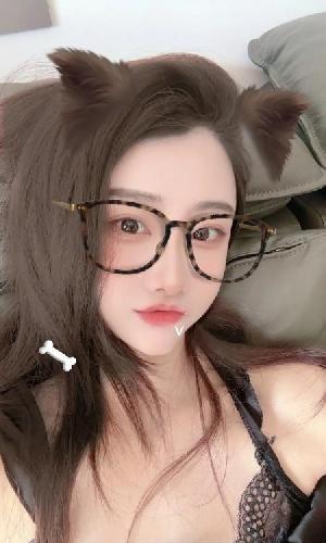 颜值清纯服务小羊羊