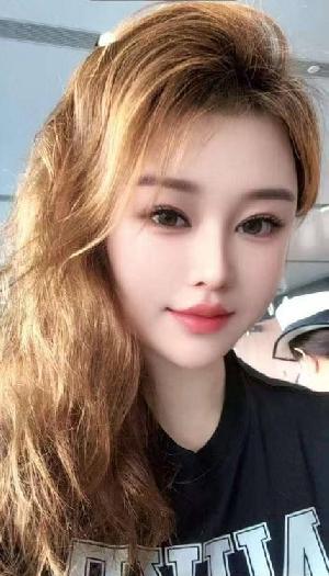 蜜桃臀健身教练咪西儿