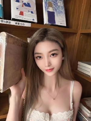 【厦门】颜值长腿小九月