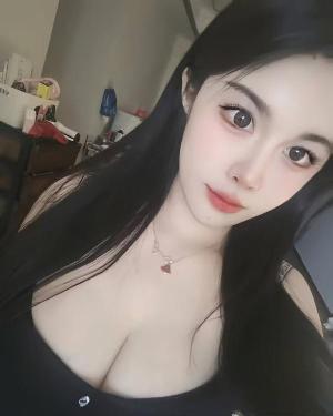 新市区高颜值邻家嫩妹