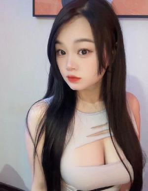 南宁偶遇的年轻小妹