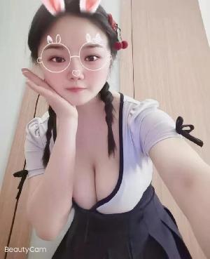 小巧玲珑的妞妞