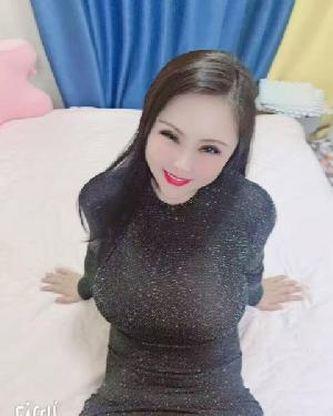 巨骚大眼D波少妇甜甜