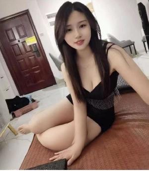 极品白嫩妹妹丰满有肉感