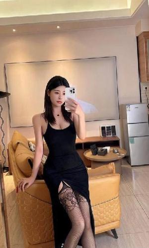 武侯长腿蜜桃臀少萝