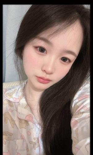 气质大胸嫩妹