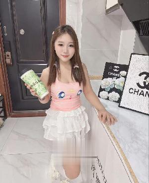 女友感爆棚的妹子