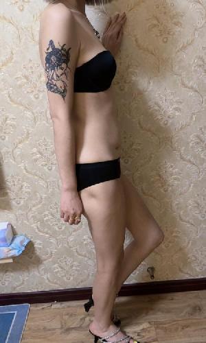 金地水蛇腰骚妹
