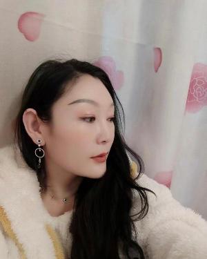 古美巨乳丰满少妇