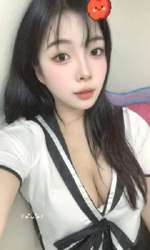 岗顶骚女泡泡糖