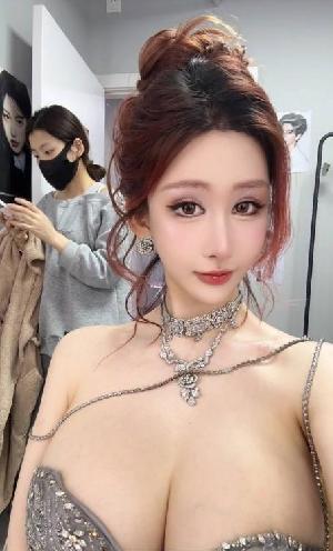 普陀巨乳翘臀长腿善朵