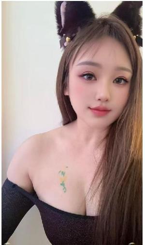 肤白貌美小甜甜