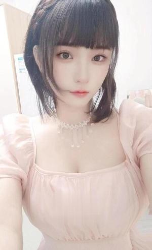 大奶子美女