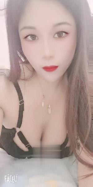 微胖肉感十足妹妹