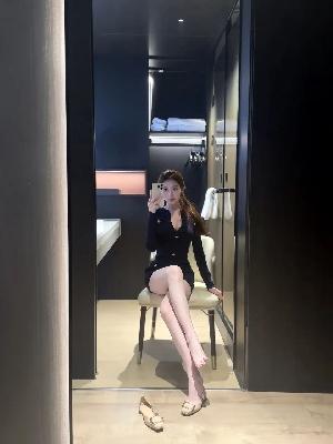 天心区兼职反差妹外表清纯内心放荡