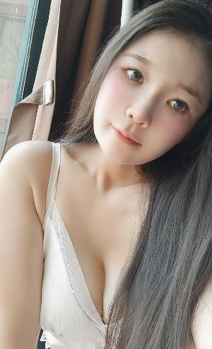 肥臀大胸小少妇