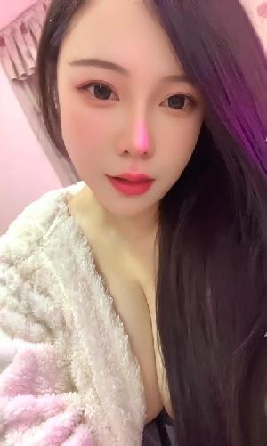 爆乳G奶胖妞雯雯